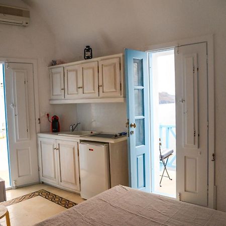 Sol-Mate Suites Иа Екстериор снимка