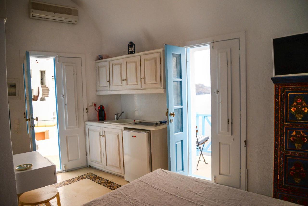 Sol-Mate Suites Иа Екстериор снимка