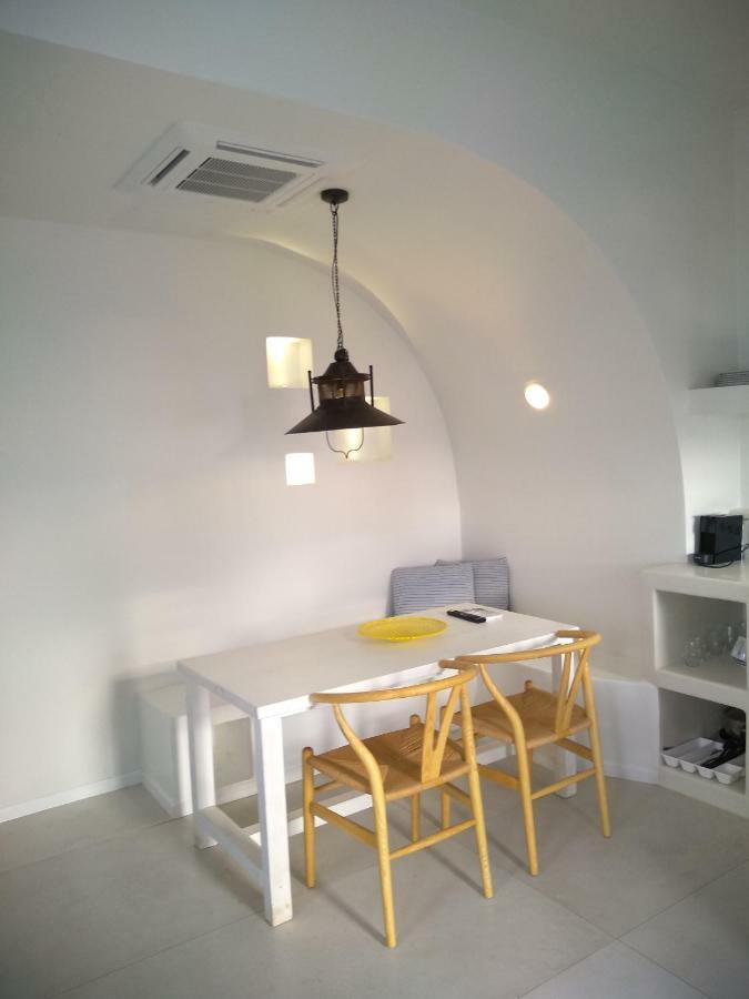 Sol-Mate Suites Иа Екстериор снимка