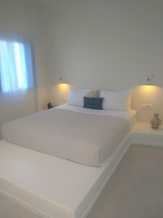 Sol-Mate Suites Иа Екстериор снимка