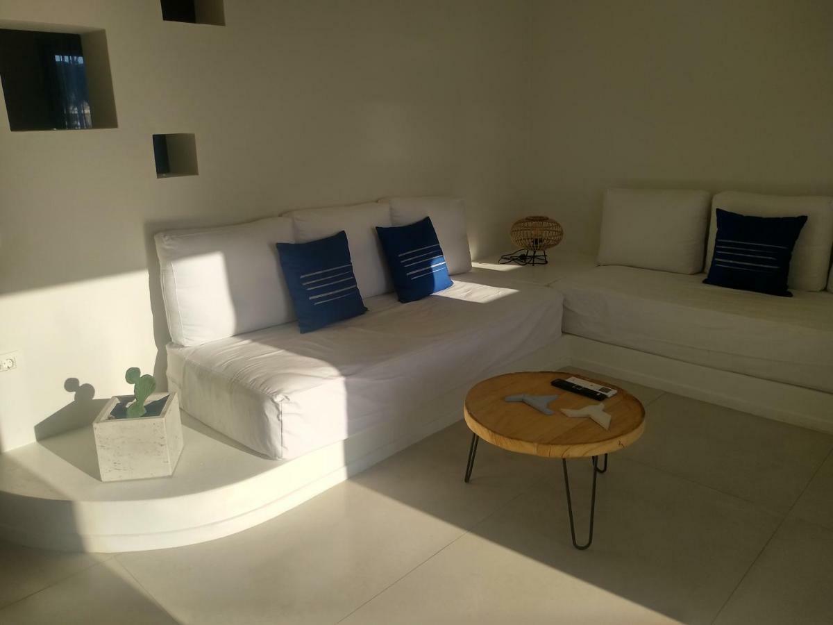 Sol-Mate Suites Иа Екстериор снимка