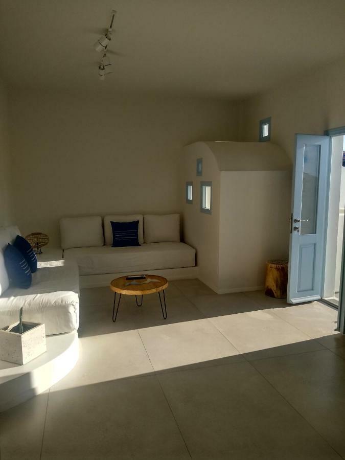 Sol-Mate Suites Иа Екстериор снимка