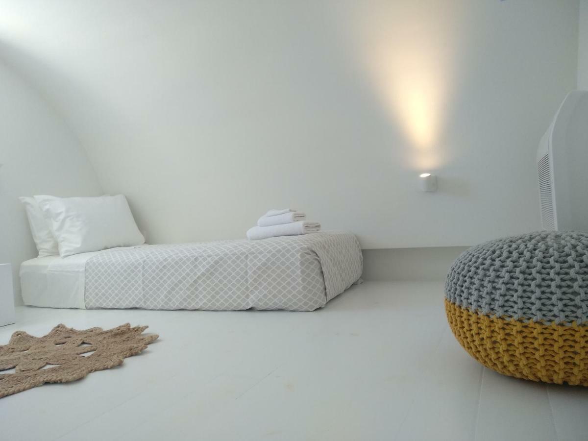 Sol-Mate Suites Иа Екстериор снимка