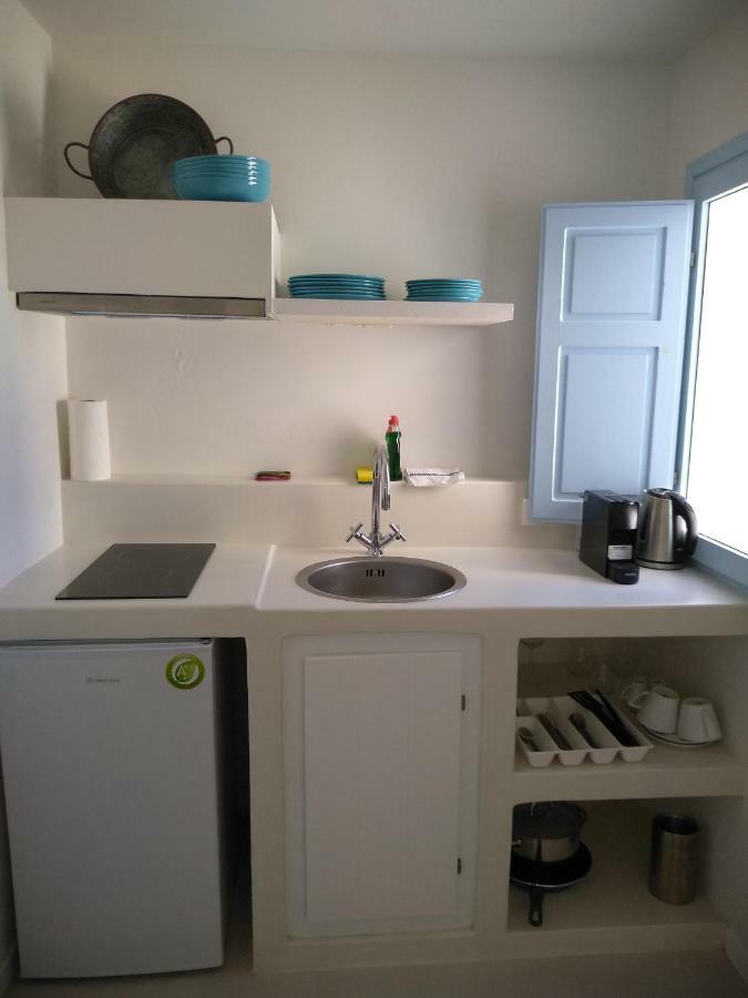Sol-Mate Suites Иа Екстериор снимка