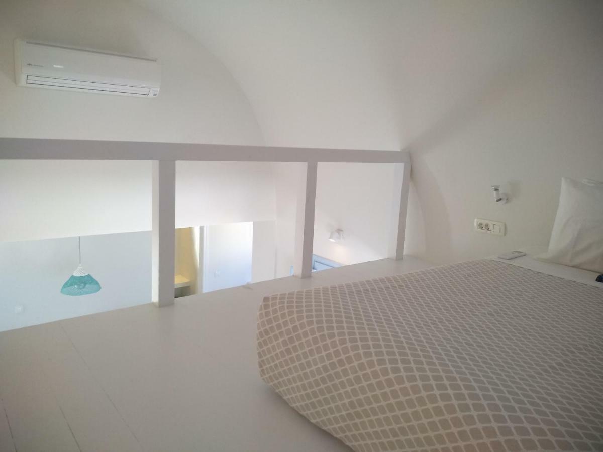 Sol-Mate Suites Иа Екстериор снимка